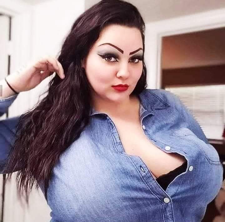 #حبيبى
وإن رأيتيني أطيل النظر إليك بصمت♡
فأعلم أنني في لحظة عشق تفوق الوصف بالكلمات ...

             🦋•✦❀مساااااؤؤؤ عشق❀✦•🦋