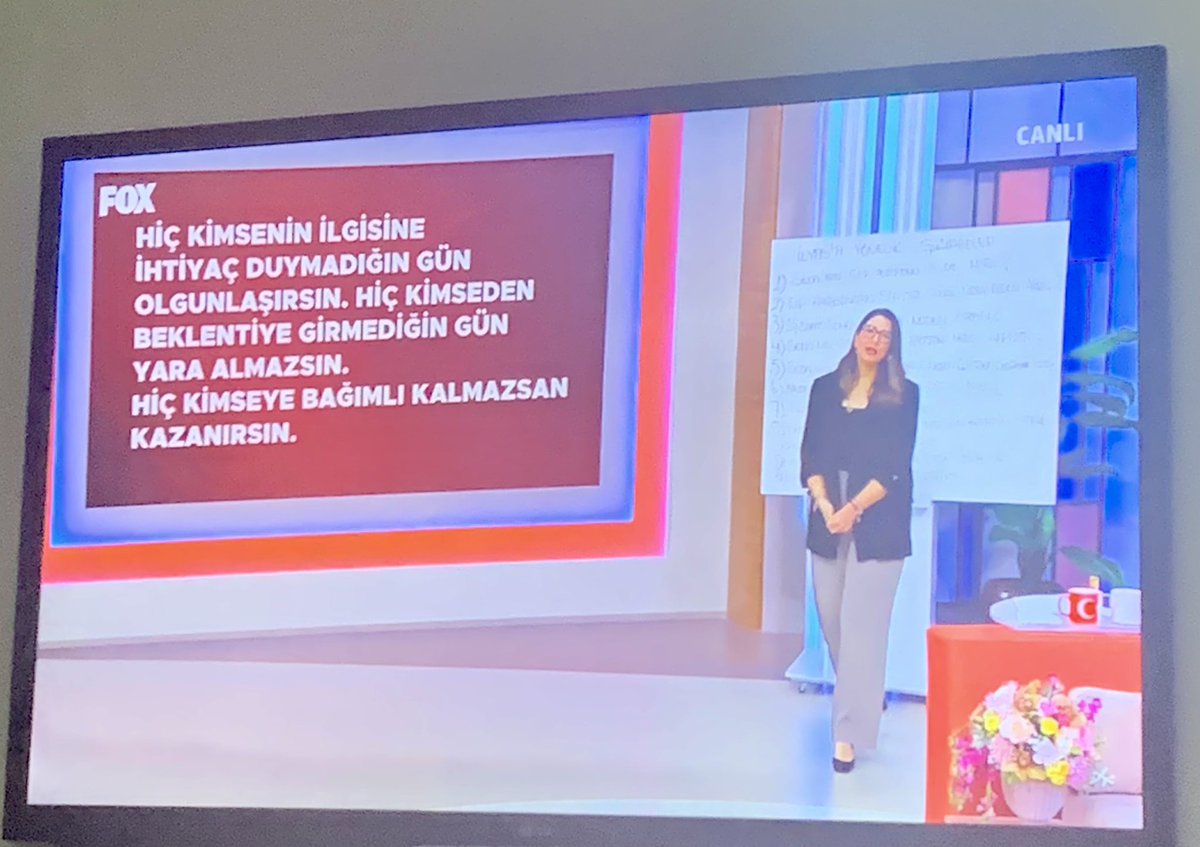 Evren gündüz kuşağı programları aracılığıyla bana mesaj gönderiyordur