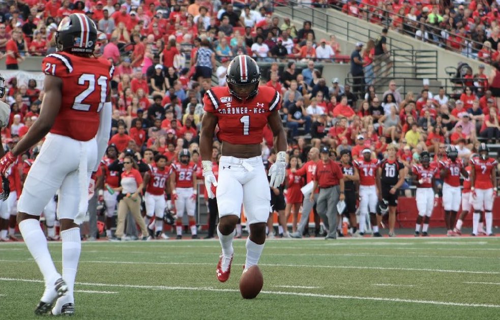 jlharvey44's tweet photo. After a great conversation with @PRTYNTHABAKFLD I am extremely blessed to receive a Division I offer from Gardner-Webb University! Thank you to the entire staff for believing in me #AGTG https://t.co/oBa9r7S3XA