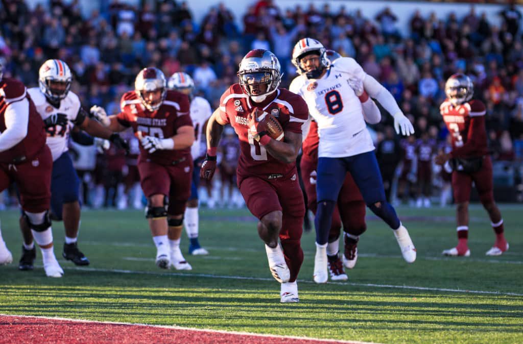 BreylinSmith4's tweet photo. AGTG!!! After a great conversation with @NickPetrinoMSU I’m blessed to say that I have received my second D1 offer from Missouri State University 🤍 @JThespot @polk_way @coachd_dub @MOStateFootball https://t.co/nwrtnYbJBz