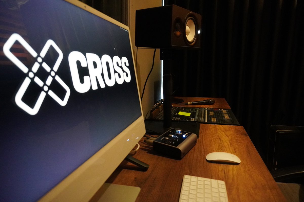 #controlroom 
Kullanım alanımıza özel üretmiş olduğu monitör standları için <a href="/laruno/">onural yüksel</a> ya çok teşekkürler..,
#crossstüdyoları  #crosslounge #monitorstand #recordingstudio #yamaha #apple