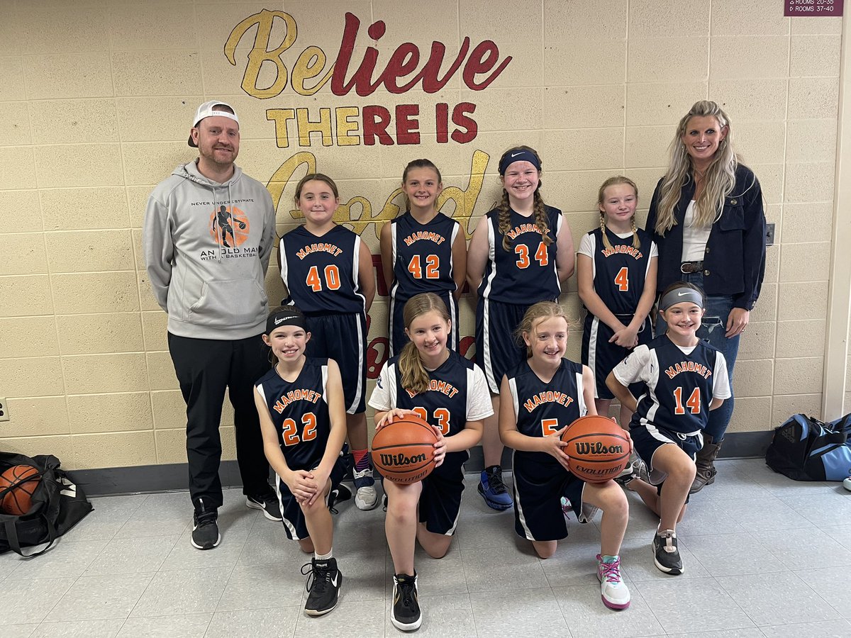 CoachMRobinson's tweet image. 5th Grade girls Bball! We have 3 teams at this grade level, and they all are doing great! I get to co-coach this wild and fun team! #buildingballersforlife #preparingforfuture