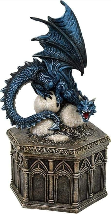 TChestonline's tweet photo. Roost of Cryondrix 24cm Box 

WAS £34.99 🎁💖🎁

NOW £30 🎄 🎁 🎄 #giftideas 

#dragons #gifts #treats #birthdays  #giftsforher #Accessories #giftforhim #sheffield #Talksheffield #Supportlocal  #SupportSmallBusiness #shopsmall https://t.co/ekbBW4Ffv2