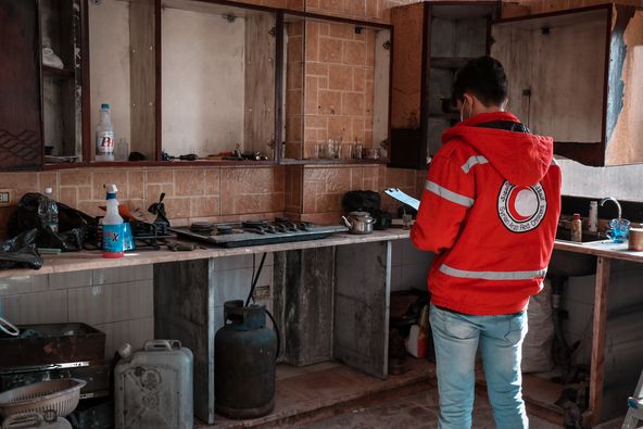 Integrated emergency relief assistance saved the family #dignity, in #Tartous, after it was exposed to a #fire disaster that devoured all the furniture
@SYRedCrescent https://t.co/soNv0uoVUK