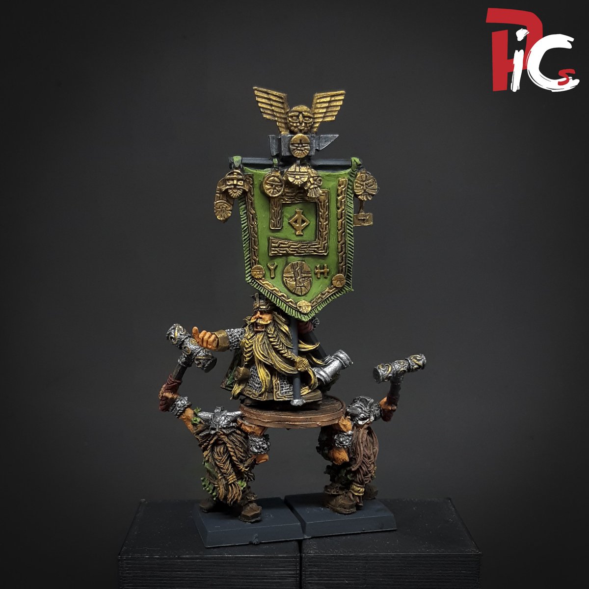 PlayInColor_S's tweet photo. #SeñorEnano para ejército de #WarhammerFantasy .
.
#PlayinColorStudio 
#miniature #miniaturepainting #comissionpainting #paintingminiatures #paintingwarhammer #warhammer #WarhammerAgeOfSigmar #aos #ageofsigmar #dwarf #eavymetal #dwarflord #oldhammer #enanos #enano #shieldbearer https://t.co/xcdyuHtyki