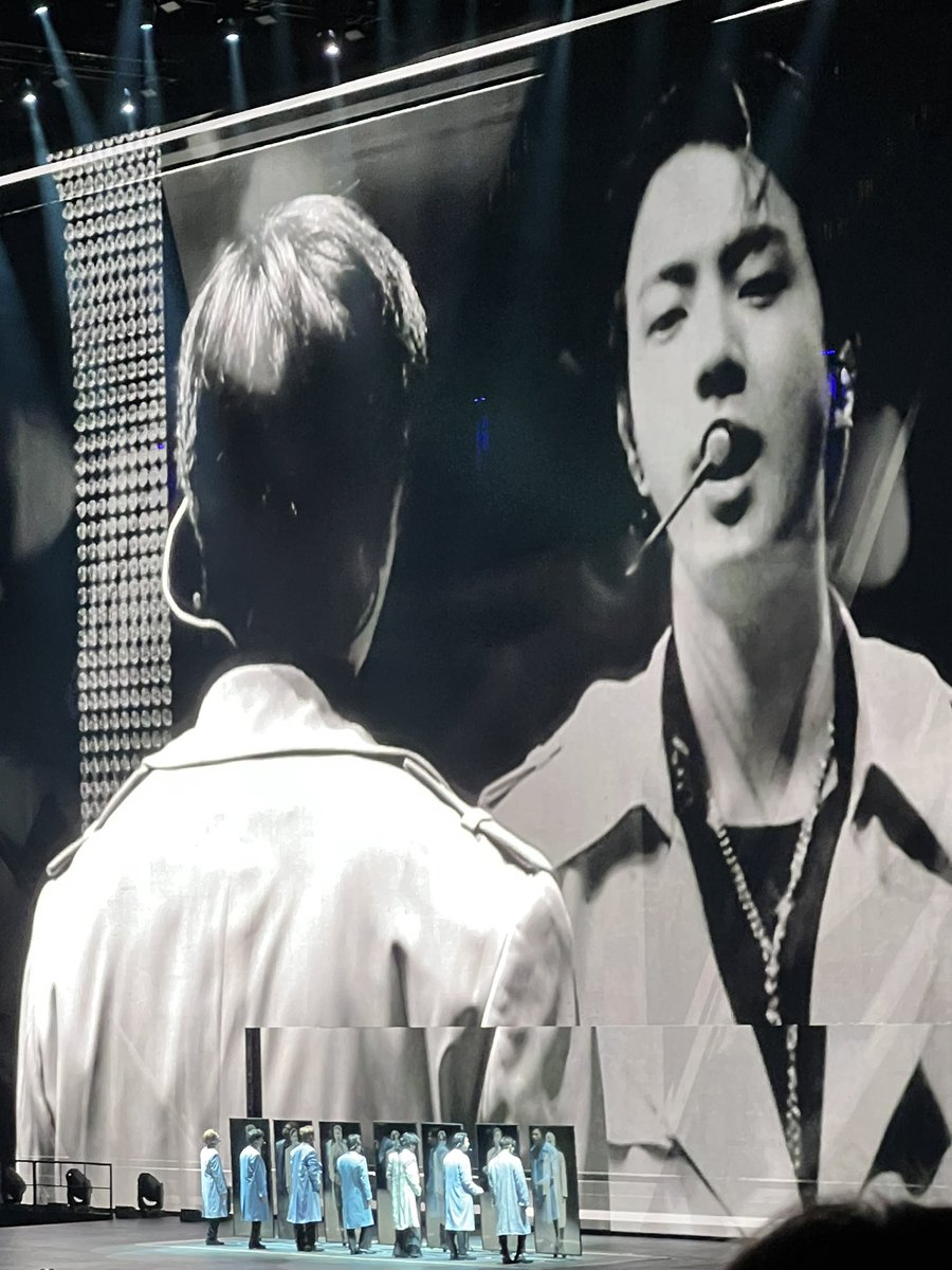BZLZ808's tweet photo. @BTS_twt #ConcertD2 #BlueAndGrey https://t.co/d4LJBnJGoa
