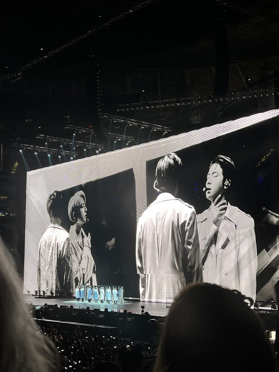 BZLZ808's tweet photo. @BTS_twt #ConcertD2 #BlueAndGrey https://t.co/d4LJBnJGoa