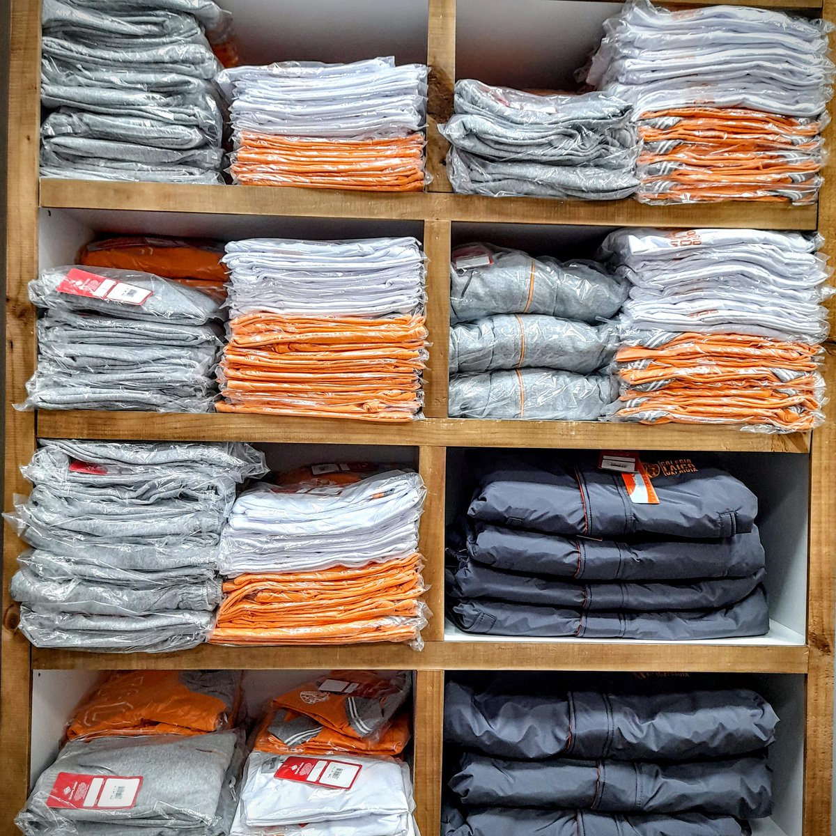 Tienda_Isaflor's tweet photo. #Novedad
Si ya sabes que le debe renovar su uniforme escolar y/o si desea  anticipar este momento antes de fin de año. Recuerde que ahora Rincón Escolar se encuentra en #Isaflor 👶👧👦 #Valdiviacl #LosRios #uniformes #uniformeescolar @InforiosCL @austral_losrios @barriolasanimas https://t.co/BoJj9225YP