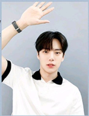 minhyuklocked's tweet photo. the feminine urge to cut this photo and hang it on my wall 😀 https://t.co/XRGEEKnXSS
