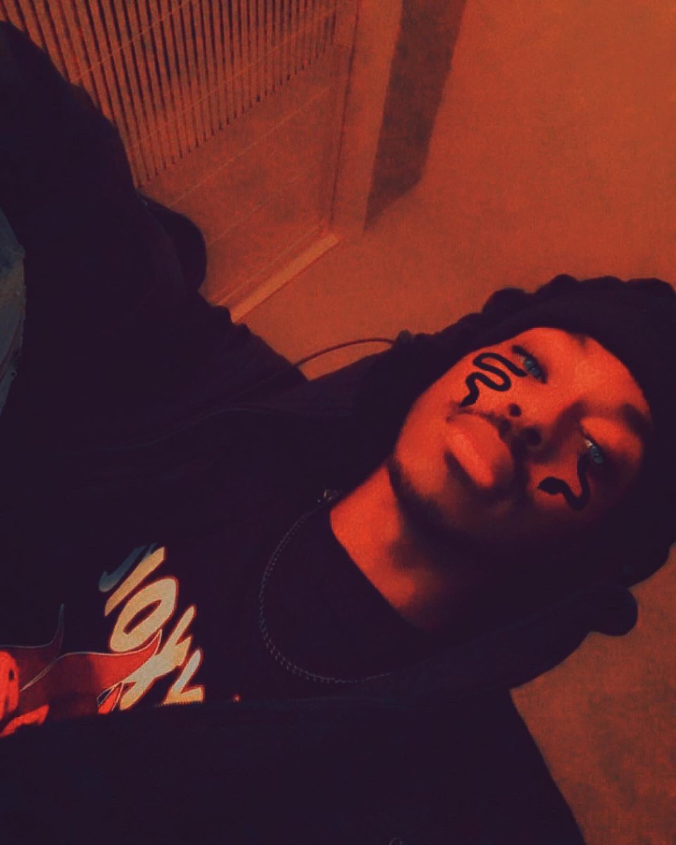 BlueTakisAreAss's tweet photo. 😍♌️🥴😤 https://t.co/A0WEJs56Bt