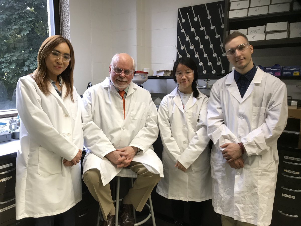 sirfrasersays's tweet image. If you have had your fill of shopping over the weekend put your hands in your pockets for #GivingTuesday2021 and contribute to #ACSProjectSEED, which empowers high school students to explore the field of chemistry. I’m matching $100+ donations tomorrow at donate.acs.org/seed.