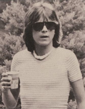 jessbythebsb's tweet photo. Day 1, Idol wearing sunglasses.
Rockin them shades..with his extra soft run you're fingers through fluffy hair.. 😎😍💖💖💖💖 #DavidCassidy #30DayIdolChallenge #justforfun #beautifulartist #foreverfavoriteboy  #70s #love https://t.co/P57ayK70JI