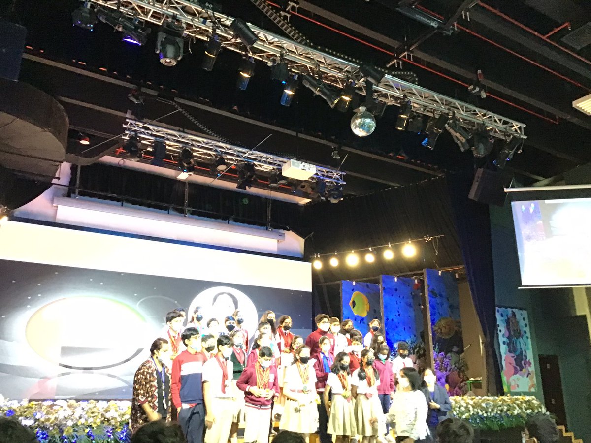 AlitaJaison's tweet photo. Today’s assembly performed by 6B was about the #UAENationalDay50 @nmsmiddleschool @gemsnms_alkhail @Fatima_Martin @JayarajVenetia @Anju93391531 @ https://t.co/ZgWkUn8LfX
