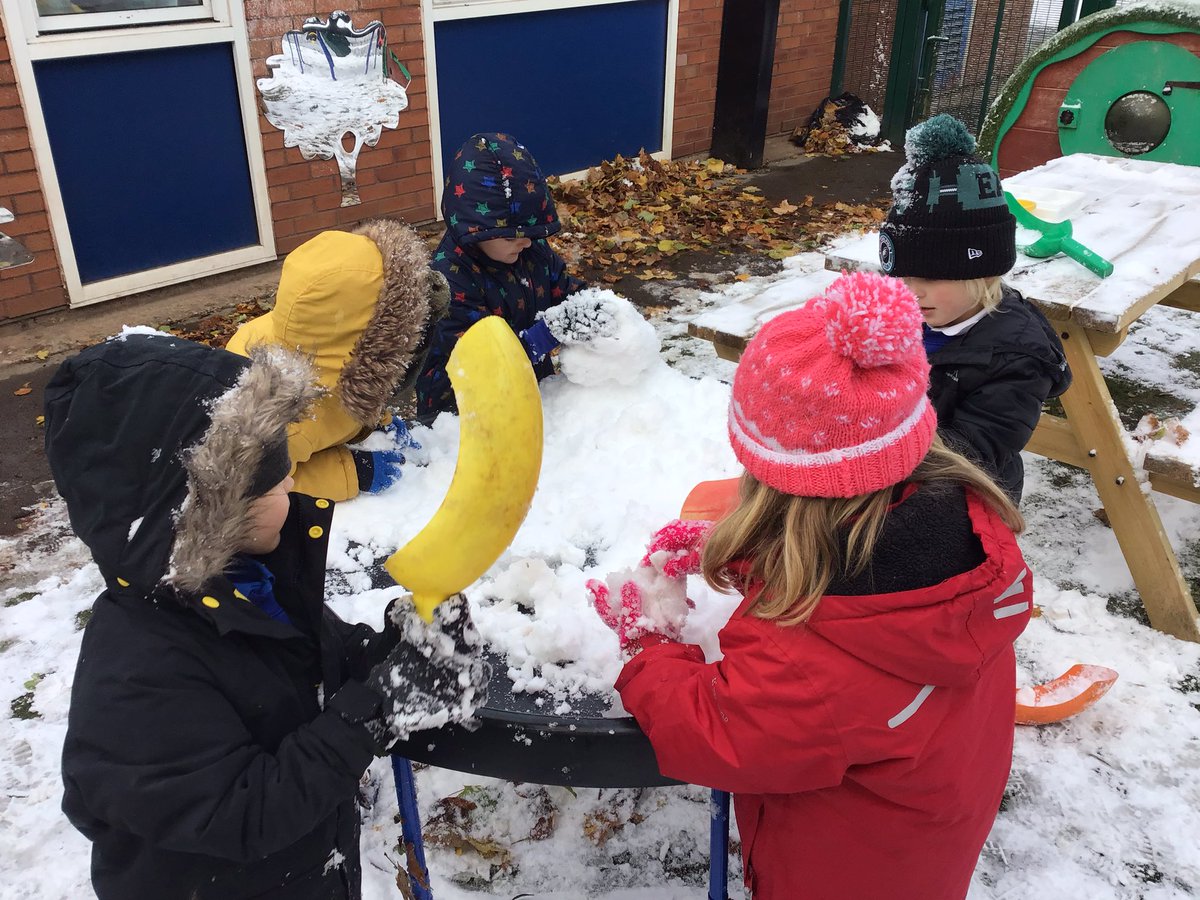walton_primary's tweet photo. The Hedgehogs have loved experiencing the snow this morning! https://t.co/2Vmicfwexi