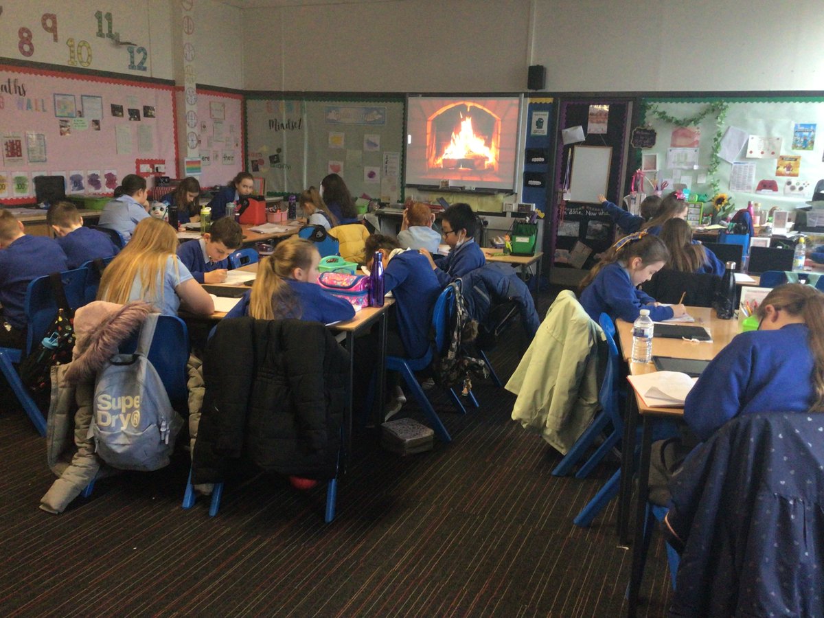 mcdaid_miss's tweet photo. Keeping cosy on a frosty day ❄️🔥 https://t.co/ZqIP4M5yoI