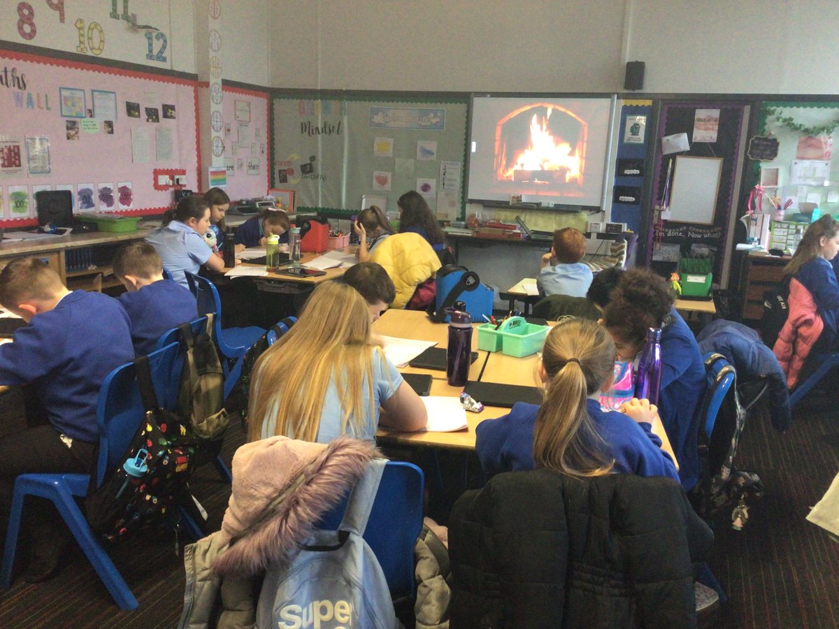 mcdaid_miss's tweet photo. Keeping cosy on a frosty day ❄️🔥 https://t.co/ZqIP4M5yoI