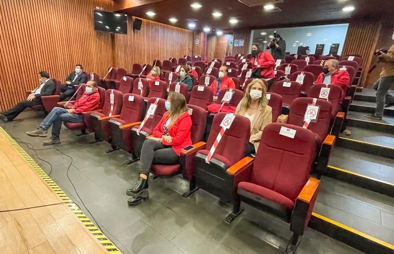 🔴 A esta hora, iniciamos la semana con la participación de la Seremi <a href="/SCaminondo/">StephanieCaminondo</a> en #GabineteRegional, liderado por el Delegado Presidencial, Víctor Manoli <a href="/DPRLaAraucania/">Delegación Presidencial Regional de La Araucanía</a>