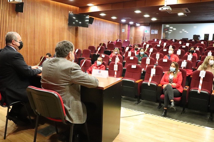 SeGeGobAraucana's tweet photo. ✅La seremi de Gobierno @PiaBersezio participa a esta hora del Gabinete Regional, encabezado por el Delegado Presidencial, Víctor Manoli. Instancia donde se coordina el trabajo semanal de las autoridades. 
#GabineteRegional #SeremideGobierno #PíaBersezio #Araucanía https://t.co/dGpJoZIHEM