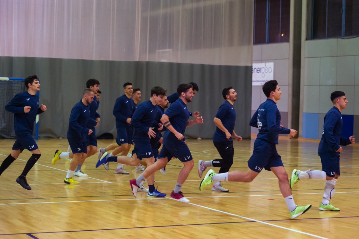 FCF_CAT's tweet photo. 🏆💪🏽 ‘’És difícil, però no impossible. Somiar és gratis’’, el gran repte de l' @aebellsport 

🆚 @CordobaFutsal 
📅 Dimarts
⏰ 20.00 hores
📺 https://t.co/CBlaqmJh1N 

📝: https://t.co/REBoOCpRIC

🎥: https://t.co/QFTlFFLLo7

📸: https://t.co/ZOBvIAaSat

#FCFTV #CopaDelReyFutsal https://t.co/yBOBdggxJT