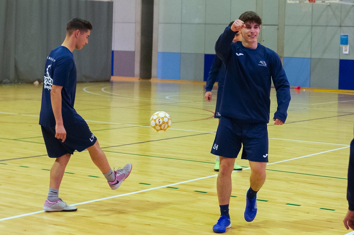 FCF_CAT's tweet photo. 🏆💪🏽 ‘’És difícil, però no impossible. Somiar és gratis’’, el gran repte de l' @aebellsport 

🆚 @CordobaFutsal 
📅 Dimarts
⏰ 20.00 hores
📺 https://t.co/CBlaqmJh1N 

📝: https://t.co/REBoOCpRIC

🎥: https://t.co/QFTlFFLLo7

📸: https://t.co/ZOBvIAaSat

#FCFTV #CopaDelReyFutsal https://t.co/yBOBdggxJT