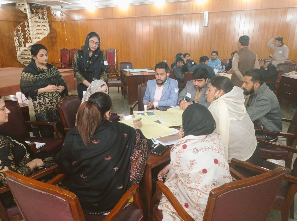 Anam42810883's tweet photo. Stronger together and learning from each other. Dairy-Beef project engaged farm advisors in 3 days training workshop on whole farming system approach 🐃🐄🐑🍖🥛💦🌾 Fun, worked and learned. @ACIARAustralia @AciarPakistan https://t.co/ts1YbkiPpr