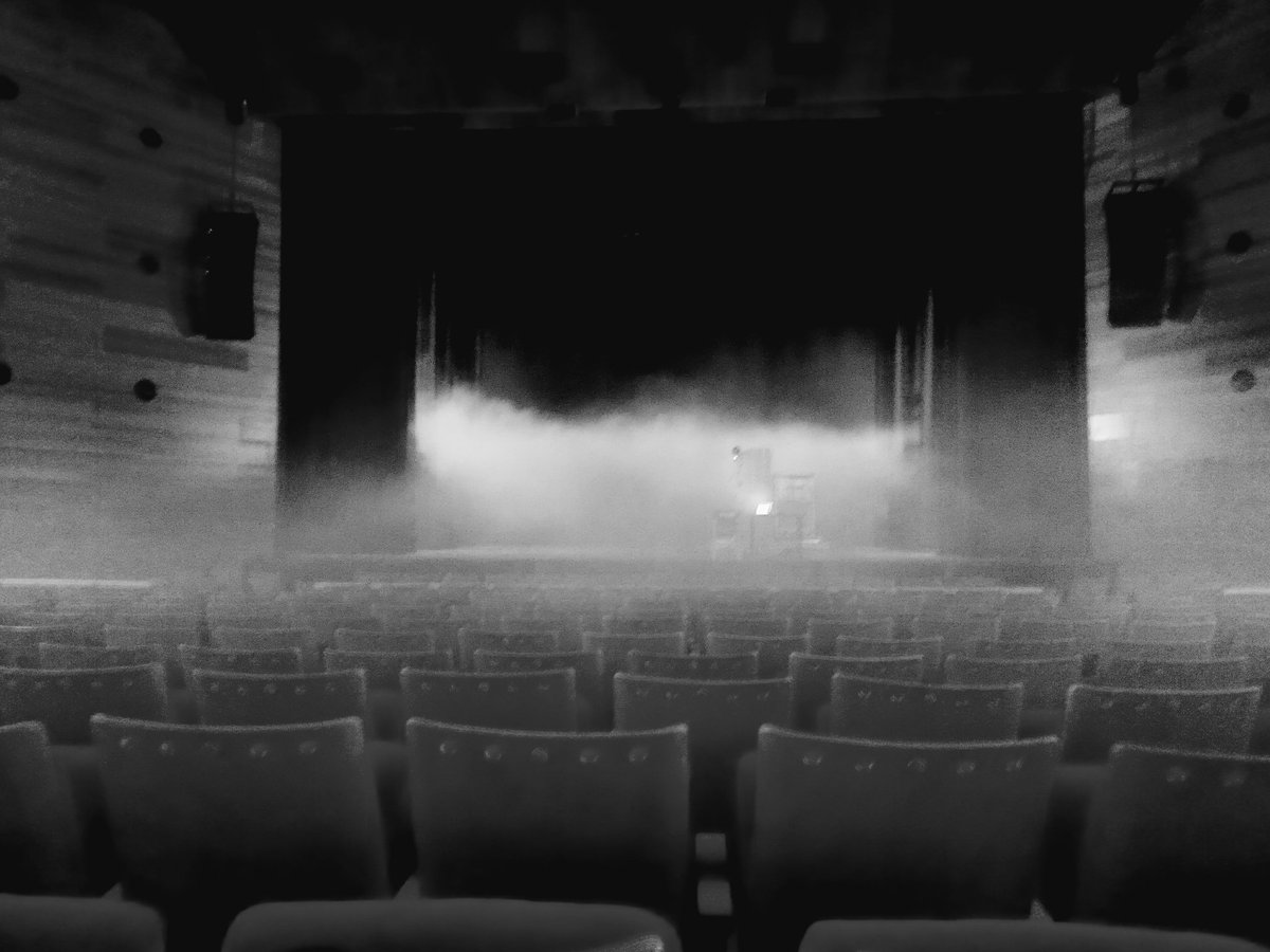 CrisPuertas's tweet photo. "...Todos estos actores se disolverán en el aire. En el fino aire..."

Cómo mola el Teatro. ❤

#LaboralCiudadDeLaCultura
#CentrodeRecursosEscénicosDelPrincipadoDeAsturias
#ResidenciaTécnica
#LosInvitados
#TeatroAlasPuertas

@alas_teatro https://t.co/SBpPgQ3Xiy