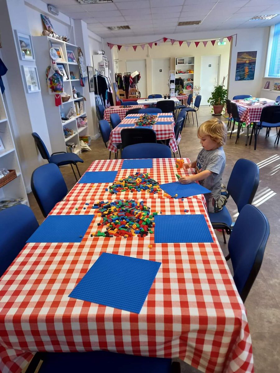 Don't forget lego club is on in the cafe this afternoon 3:30-5. Only £1 per family come and be creative and make new friends. Tea and coffee available to purchase if wanted and free squash for children.

#volunteersnetworkcic #langneycommunity