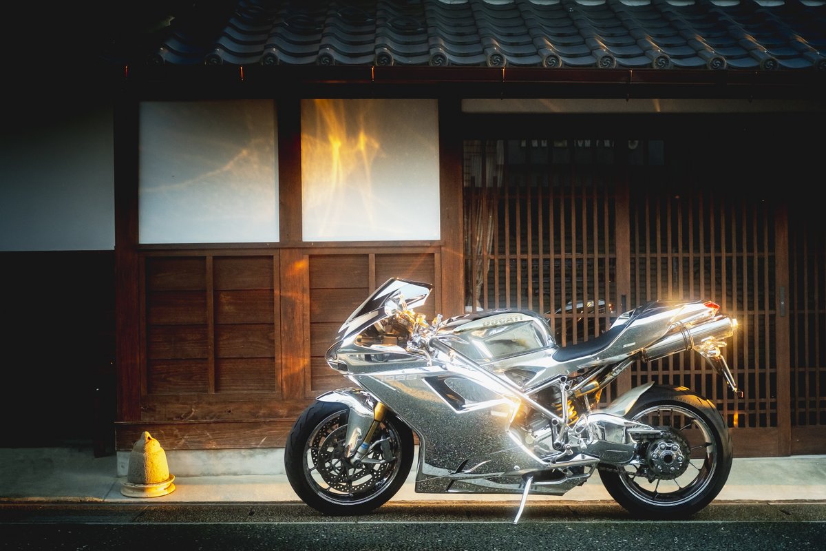 YTphotographer's tweet photo. 美濃市うだつの上がる町並みで撮影しました。
#写真好きな人と繋がりたい
#東京カメラ部
#写真
#ファインダー越しの私の世界
#写真で伝えたい私の世界
#圧倒的表現力
#渾身の一枚
#一瞬のときめきを永遠に
#キリトリセカイ
#スクリーンに恋して
#日常をドラマチックに
#docati
#ドゥカティ
#美濃市 https://t.co/d3nXn1aYHu