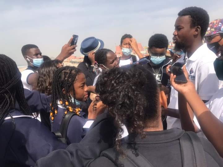 medzaproduction's tweet photo. À l instant #Crac du #TeamMedza reçoit l école #Jean d arc de Dakar pour une visite pédagogique  #ecologique 
@221men 
@BabacarYoussou 
@Macky_Sall 
#kebetu https://t.co/7MVE5IXKmR