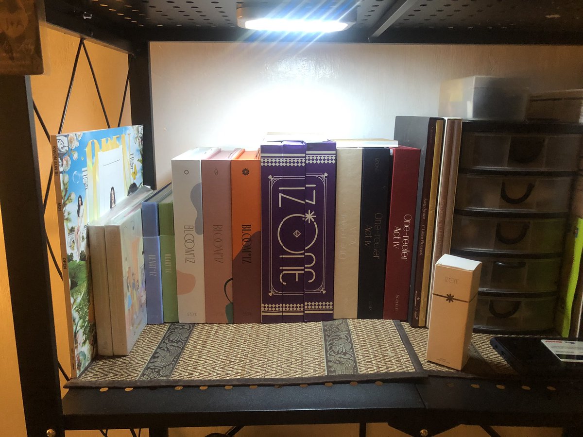 Engr_NobitaNobi's tweet photo. I can finally put my Collection on display 🥺🥺
One last piece is missing, hope my Lightstick gets here soon ❤️
All need now are plastic covers to keep them in mint conditions ❤️
#IzOne #ColorIz #HeartIz #BloomIz #OneiricDiary #OneReeler #IzoneLightStickKeyChain https://t.co/LaARBT0no2