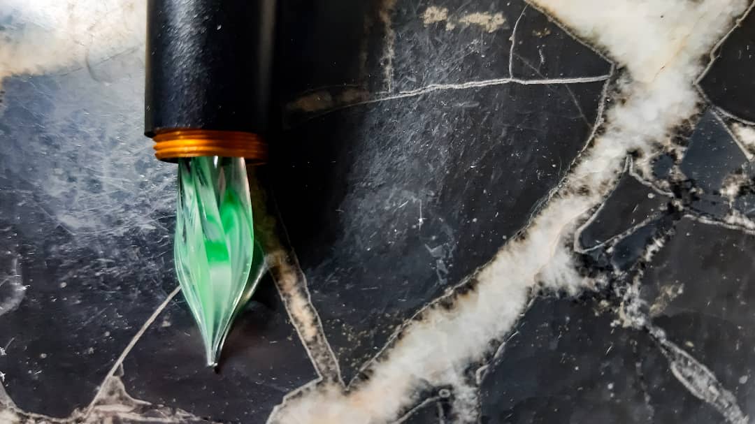 HandmadeSen's tweet photo. 岩肌地紋
Glass Nib Fountain Pen
#fountainpen #custompen #handmade #writing #drawing #森作所 #pens #taiwanhandmade #钢笔 #鋼筆 #万年筆 #taiwan #glassnibfountainpen #glassdippen #玻璃尖鋼筆 #玻璃沾水筆 #senhandmade #ガラスペン #六職人 #森作所六職人 https://t.co/hr5rI3c11e