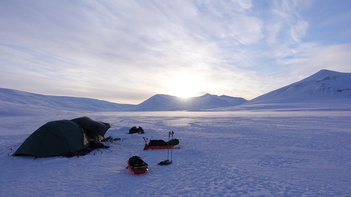 paulboslooper's tweet photo. Spitsbergen winter
Reisinfo > https://t.co/OjPhFgmoBG
Gegarandeerd vertrek 6 april (bijna vol)

Winter kamperen op Spitsbergen! Een pittige 5-daagse trektocht met pulka`s door het winterlandschap met overnachtingen in tenten.

🇳🇴 kamperen op het ijs
🇳🇴 `s nachts ijsberenwacht https://t.co/H7ZjieFXxp