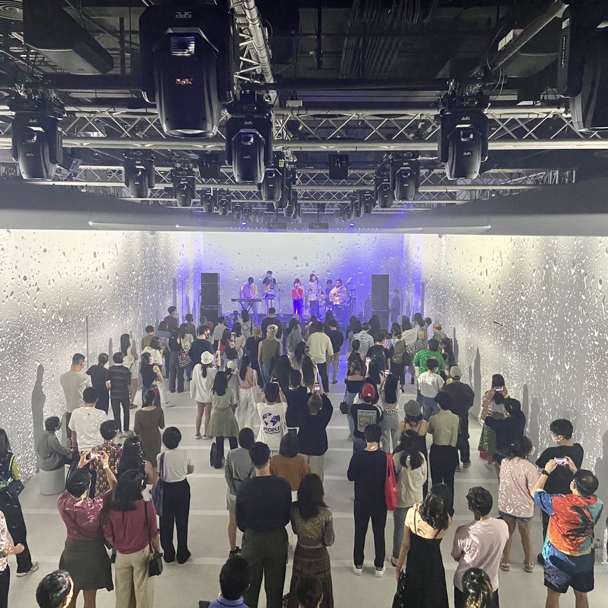 smallroom_tweet's tweet photo. ถ้าไม่ได้มาดูคอนเสิร์ตด้วยกันแบบนี้
จะต้องเสียน่ำโดยไม่ได้ เป็นเพราะฝน นะ ☔️
3 วันสุดท้ายกับบัตรที่เหลือแค่ 50 ใบเท่านั้น !!
🎫 มีบัตรขายหน้างานด้วยนะ
หรือซื้อก่อนหมดได้เลยที่
https://t.co/x3KUbNJI17
#Smallroommusic #PolycatSingleConcert
#PolycatConcertExhibition https://t.co/R2UIhxxQuB