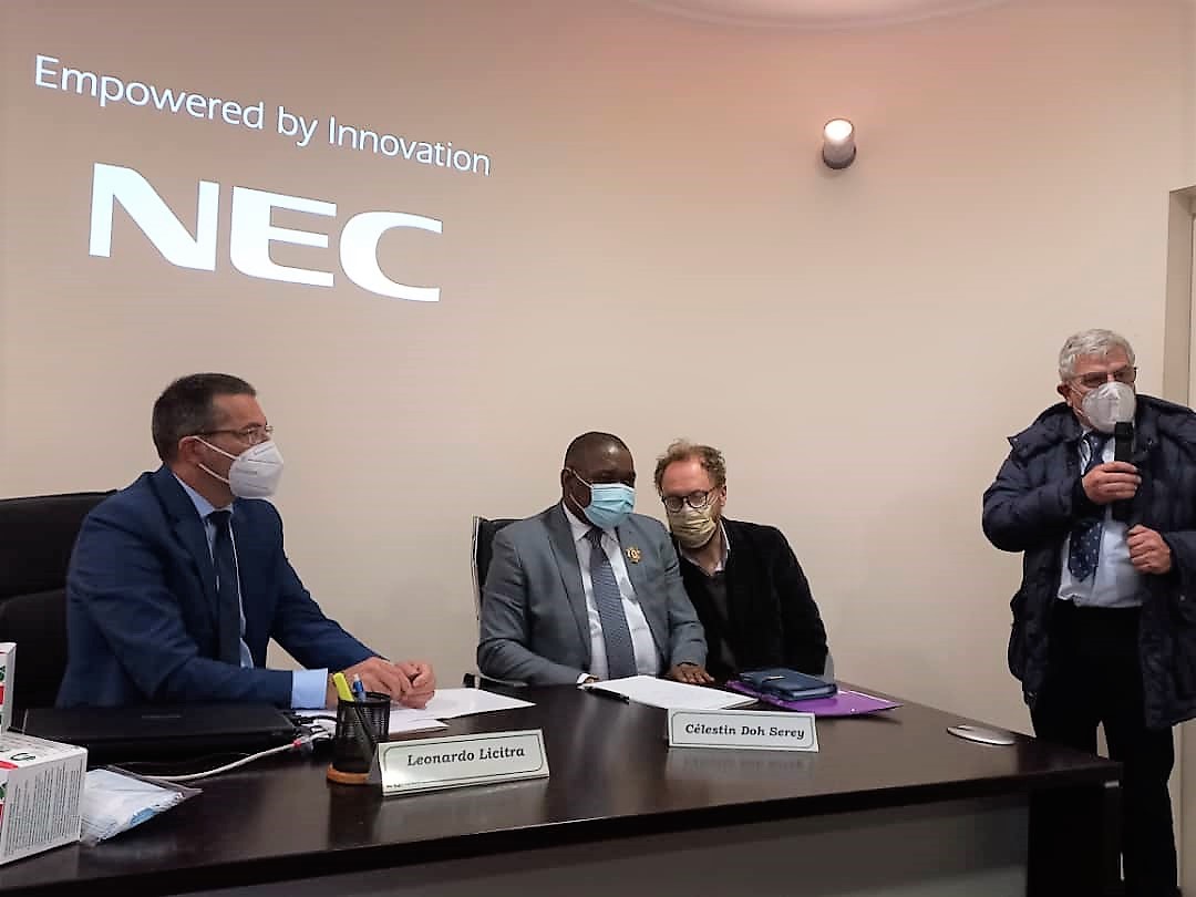 SereyDoh's tweet photo. Coopération décentralisée: Dr Célestin Doh Serey, président du conseil régional du Guemon (ouest de la Côte d’Ivoire) a effectué une visite de travail du 25 au 28 novembre 2021 dans la province de Ragusa (sud de l’Italie). https://t.co/xo2vH9l8mG