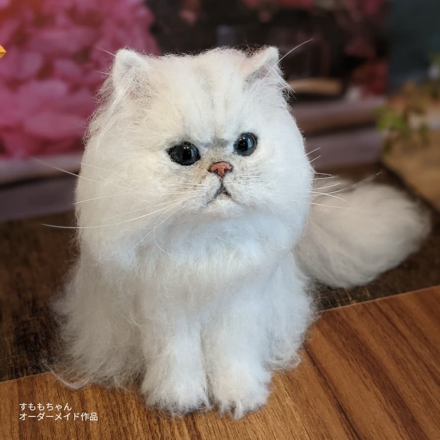mido_feltart's tweet photo. チンチラペルシャのすももちゃん😺💕マイペースでのんびり、おっとりした性格。お母様のお隣がお気に入りの場所だったそう。
ペットロス気味のお母様へ娘さんからのプレゼントというご依頼でした😊
#ペルシャ猫 #羊毛フェルト #オーダーメイド 
https://t.co/mrd9xXuVBR https://t.co/iSuXQp0tBQ