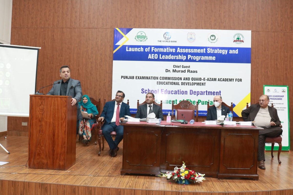 SchoolEduPunjab's tweet photo. Minister for School Education @DrMuradPTI launched the Formative Assessment Strategy and AEO Leadership Programme (ALP) in a ceremony held at @QAEDPK earlier Today. ALP provides one comprehensive platform for online professional development support to AEOs. https://t.co/IxcqFFqYBm
