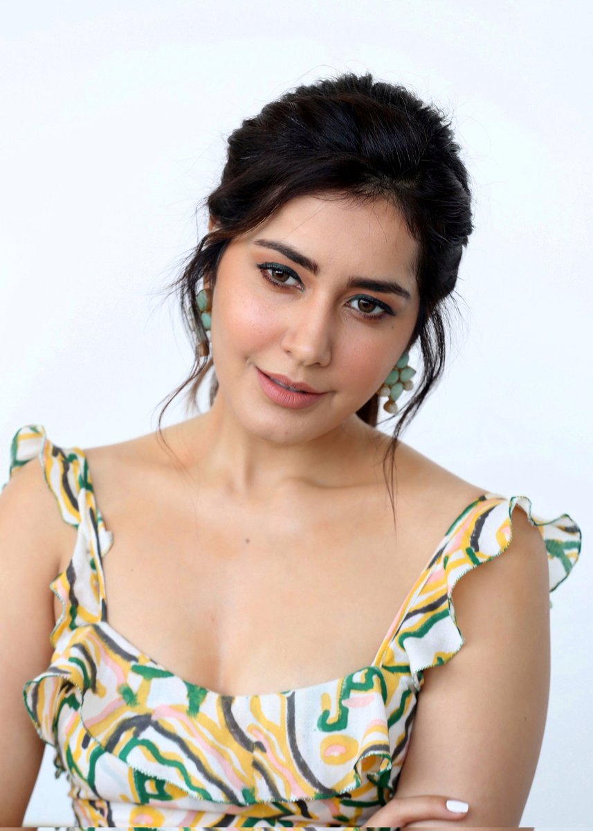 RaashiClub's tweet photo. Raashi 🤩
@RaashiiKhanna_
#HBDRaashiiKhanna https://t.co/CQfiWmACoH