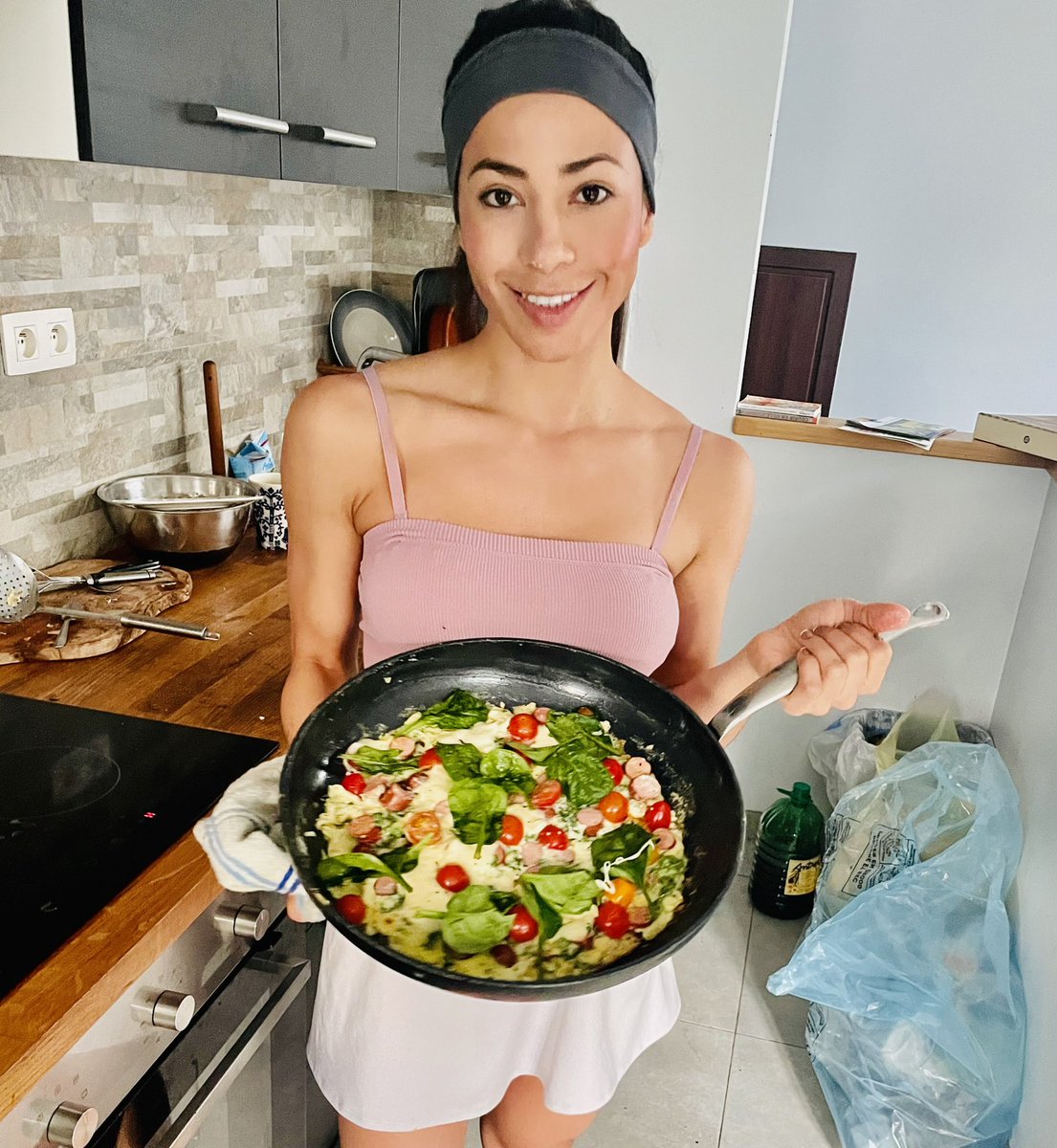beesosapp's tweet photo. Alimentación con un toque artístico, qué tal está pizza 🍕 hecha en casa 🏠  Pizza Saludable By @ladyorofit 
Healthy Pizza By @ladyorofit #pizza #food #beesos #pizzalover #pizzatime #foodie #delivery #pizzeria #pizzalovers #foodphotography #foodblogger #yummy #foodlover https://t.co/MoswLpMR1I