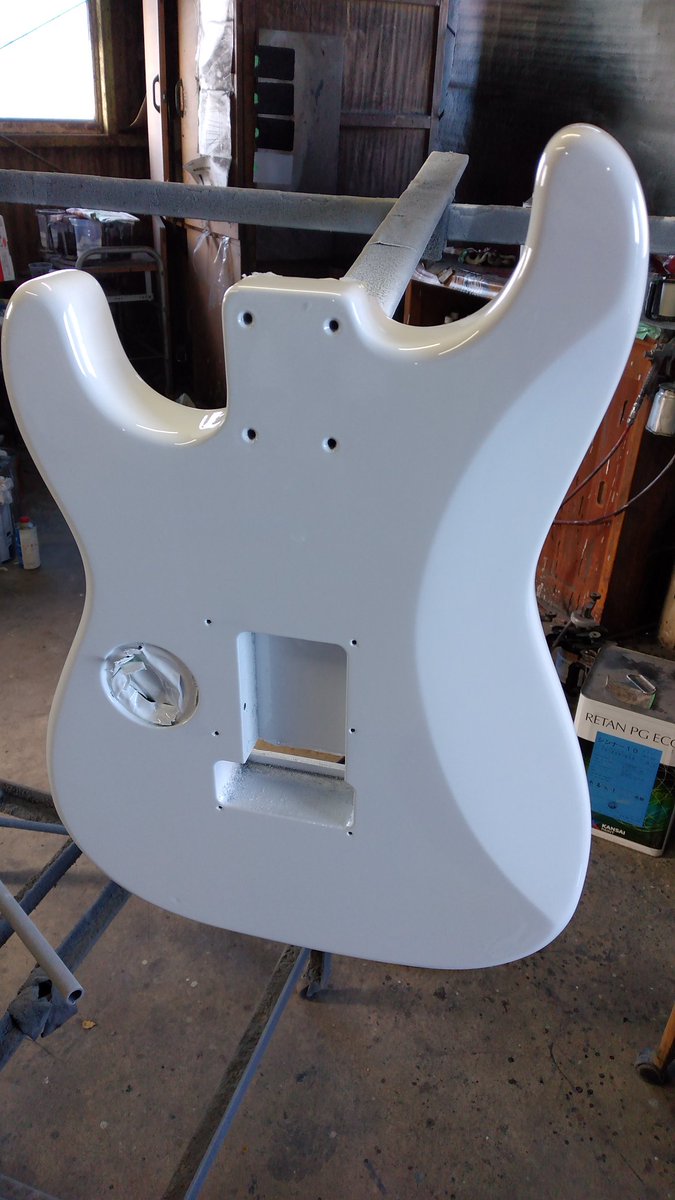 Fernandes STC-70 別名 #ウォーレン・デ・マルティーニ モデルの再塗装