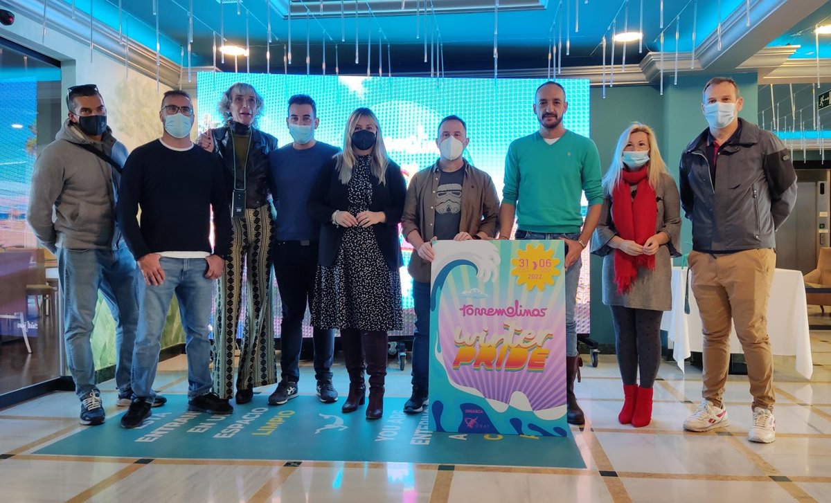 Torremolinos_On's tweet photo. La concejala de Igualdad y Diversidad, Carmen García, y la concejala de @_TTorremolinos y Patrimonio Cultural, Aida Blanes, han presentado hoy, en @HotelRitual el #WinterPride2022, la edición más otoñal del #OrgulloLGBT de #Torremolinos, organizada por #ACOGAT 🏳️‍🌈 https://t.co/3ncu0XRTZ8