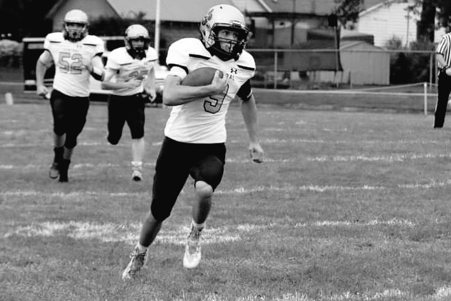 cpcstrength's tweet image. #1 question I get about Sprint-Based Football practices: How do you get "in shape"? 
➡️ The ability to repeat 🏈 plays at game speed is not built through aerobic conditioning (gassers, etc.), it's built by ⬆️ in max speed and repeating game speed reps in practice. @TFConsortium