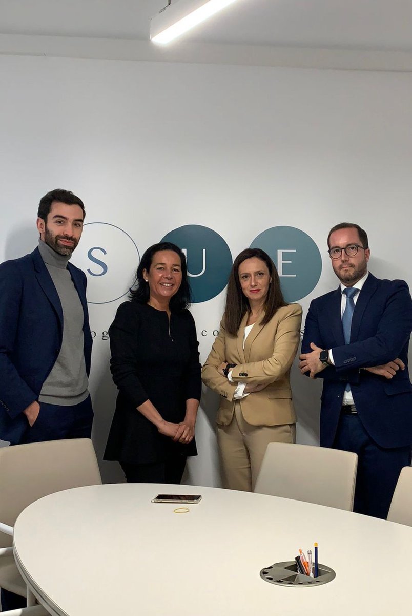kbeneyto's tweet photo. 👉No sé quién me habrá nominado a mí, pero agradezco su ocurrencia. ¡¡Gracias pues compañeros #abogados por elegirnos para #BestLawyers 2022 en las categorías de #insolvency, #corporate y #litigation!!

PD: Sí, lo sé, sería más divertido contar con un directorio de WorstLawyers https://t.co/v3h5I6XXZK