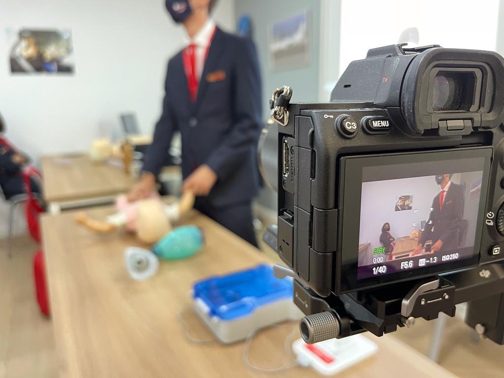 OneAirPictures's tweet photo. Si necesitas un video corporativo que muestre tu imagen de marca, si quieres llegar a tus clientes de forma clara y efectiva, si quieres dar un impulso a tu negocio...¡Contáctanos! Podemos ayudarte a llevarlo a cabo

https://t.co/5vB7TEjkS4 https://t.co/GW6riaQvIl