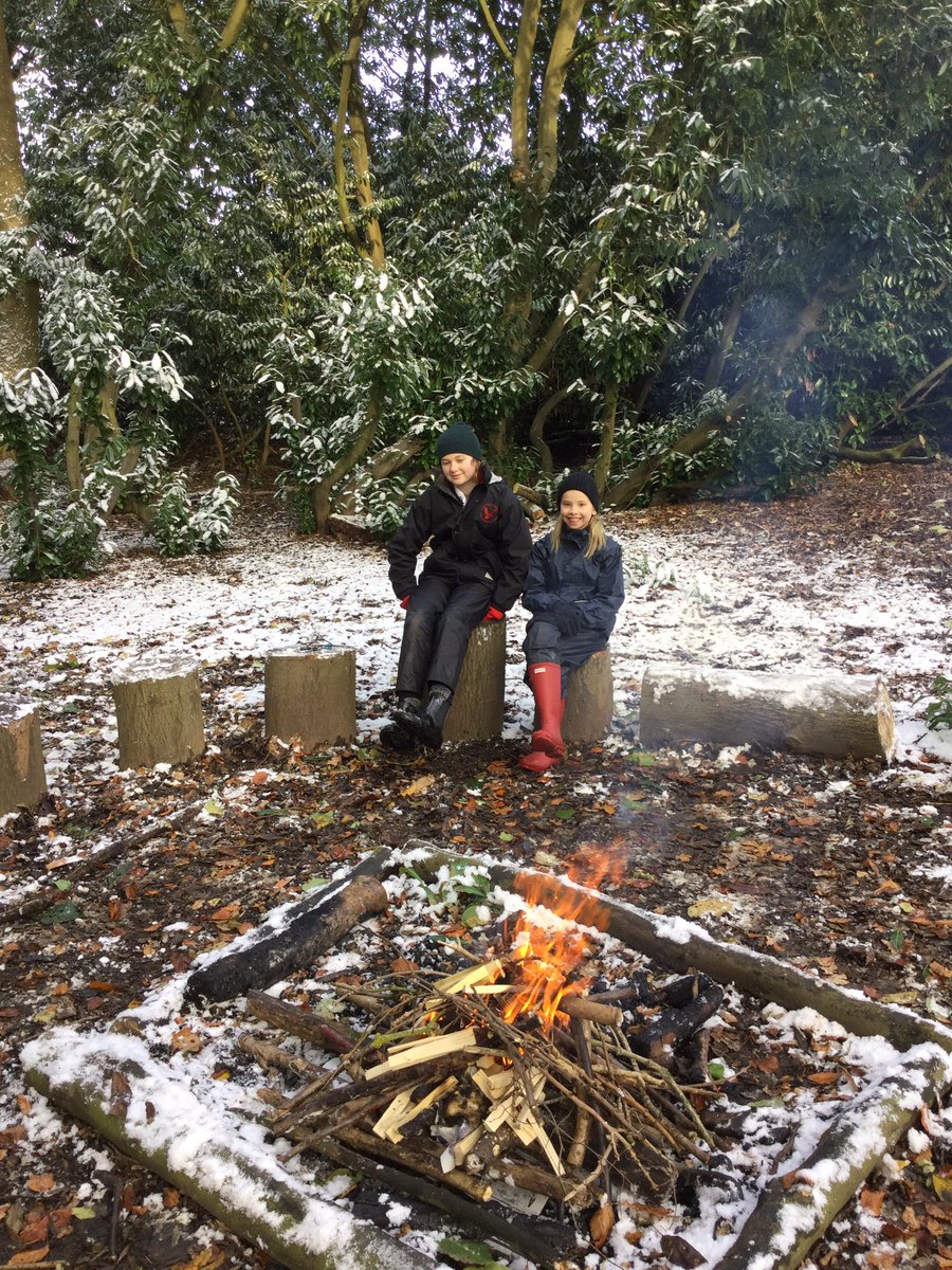 PipersForestSch's tweet image. Year 6 @PipersPrep enjoyed warming themselves by the fire and a mug of hot chocolate in the snowy forest. #pipersoutdoors #pipersfun #pipersforest