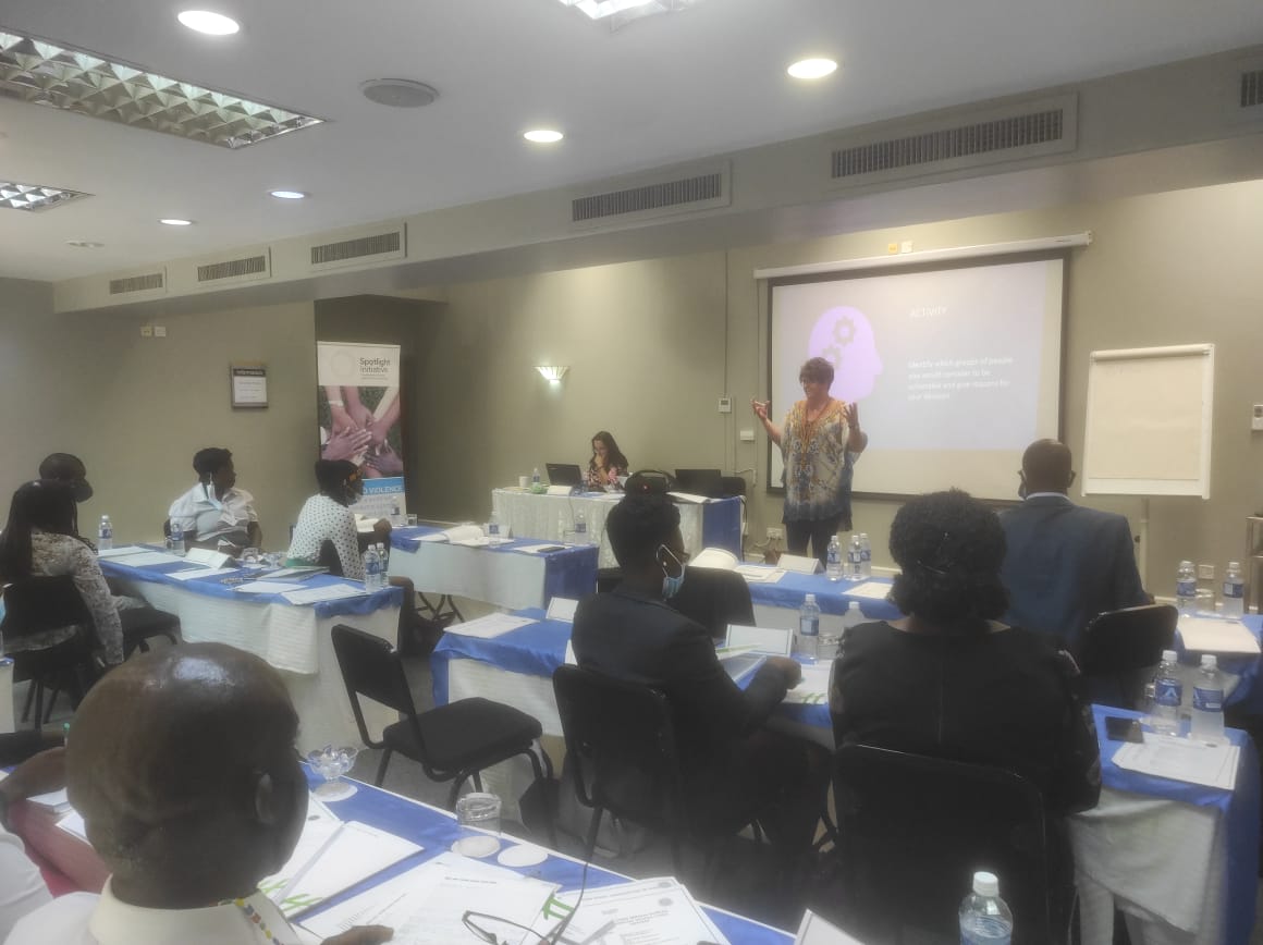 nc_ryan's tweet image. What factors make a witness vulnerable and how do we best protect vulnerable witnesses? Thrilled to have @child_witness strengthen the response to vulnerable witnesses this week - with court intermediaries, an integral stakeholder  #GBV #accesstojustice @UNICEFZIMBABWE  @JSCZim