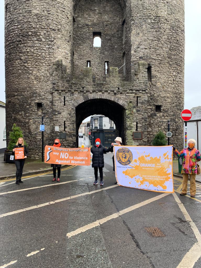 hessionmary1's tweet photo. Drogheda, Monday 29th November https://t.co/PvsGy6YHes