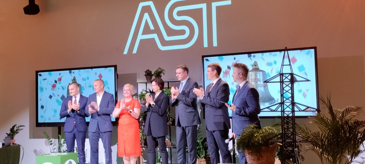 ast_lv's tweet photo. Ieskandināts @NasdaqRiga simboliskais zvans, atzīmējot @ast_lv zaļo obligāciju kotēšanas uzsākšanu biržā #energijakustiba https://t.co/dwT8jb6xom