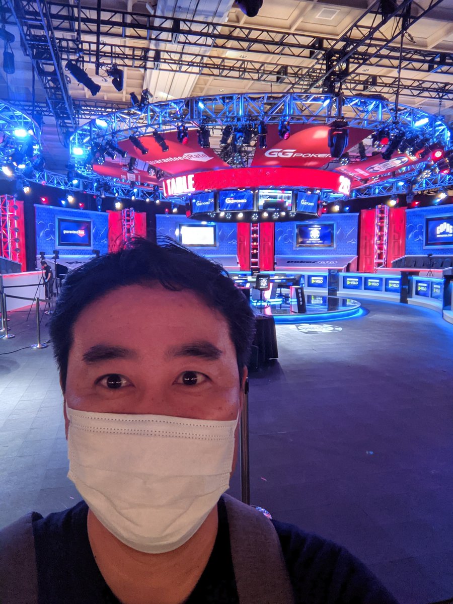 Urakatayacom's tweet photo. ラスベガスといえば、ギャンブル大国。
東京にも“Make sense”で有名なYOKOSAWAさんのポーカー クラブができましたね。
WSOPというワールドクラスのポーカー 大会がLDIと同時進行中。
こちらは参加費が100万円ですので、裏方屋は外から見学だけします!
#LDITradeshow
#MasatoYokosawa https://t.co/KfhVCCIoF1