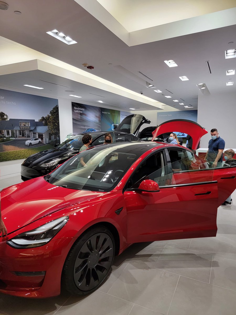 Tesla show room open now in Plaza las Americas, Puerto Rico! Thanks <a href="/elonmusk/">Elon Musk</a>