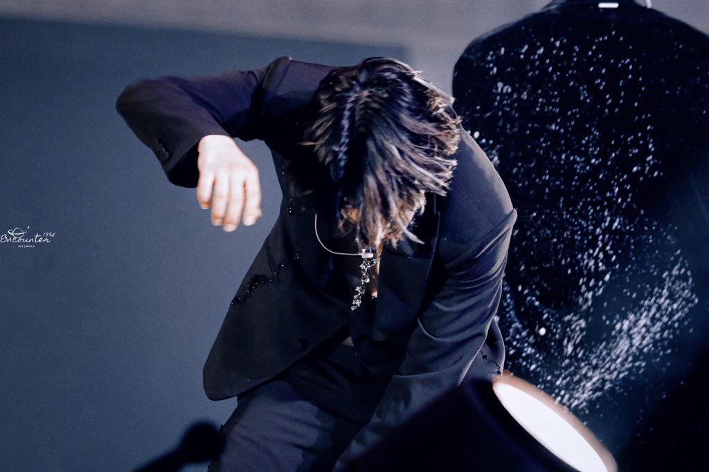 encounter1995_'s tweet photo. 211128 LA day2 HD
🔥🥵🥵
#JIMIN #지민  #박지민 
#BTS     #방탄소년단 https://t.co/G4EGHV7hd0